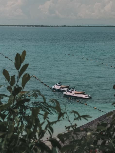 A Detailed Guide to Boracay’s 3 Beach Stations – somewherelands.